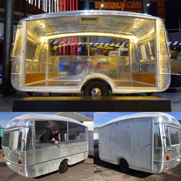 Mirrored props Mirror Ball Paul